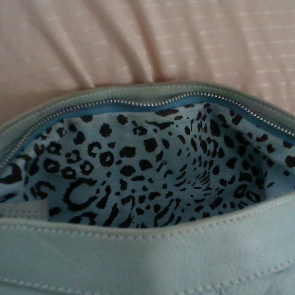 Designer baby blue leather bag, like new - Picture 4 of 6